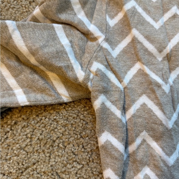 Tan and white cardigan - Picture 3 of 8